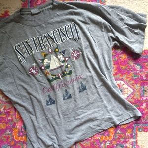 ⚫ 3/$15 - San Francisco t-shirt